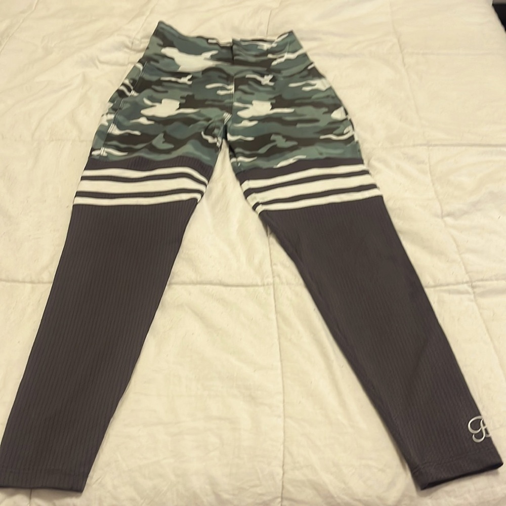 Bombshell Sportswear Thigh-highs in grey camo
